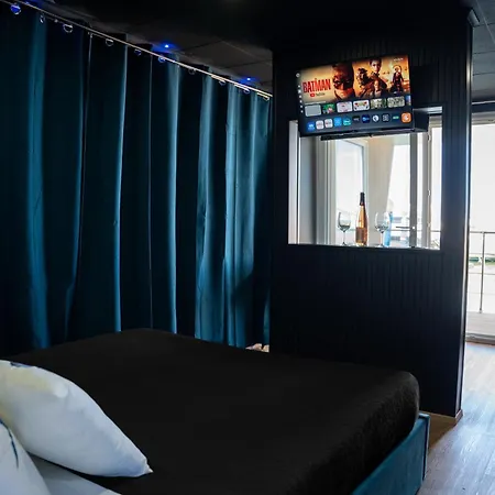 House Boat Botel