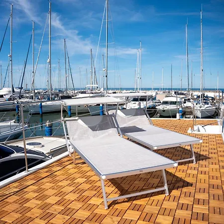 Botel House Boat